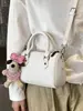 Bolso de Mujer con Patrón de Lichi, Bolso Boston Blanco, Bolso de Mano, Versátil para el Trabajo, Sensación de Alta Gama, Doble Hebilla, Bolso de Moda Popular para Mujer