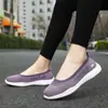 Novos Sapatos Femininos Transfronteiriços, Sapatos Flats Slip-On para Mães, Meia Sapatilha Antiderrapante Macia para Meia-Idade e Idosos, Sapatos Casuais Femininos para Exterior