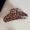 Presilha de Cabelo Estampa Leopardo Coreana, Piranha de Moda Versátil de Alta Qualidade para Mulheres, Acessório de Cabelo Shark Clip para Penteados no Topo da Cabeça