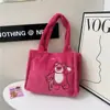 Bolso de mujer otoño e invierno esencial 2024 Nuevo Bolso de hombro oso fresa bolso cruzado bolso de mano de gran capacidad bolso de peluche de dibujos animados
