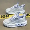 Zapatillas Deportivas Infantiles 2026 Primavera y Verano Nuevo Estilo para Niños Malla Transpirable Casual Versátil Zapatos de Papá para Niños Mayores Zapatos Casuales