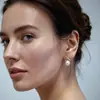 Porta incienso de bobina de mosquito con cruz de perlas estilo coreano, clip para oreja para mujer, popular en línea, lujo ligero, compacto, versátil, circonita, sensación de alta gama, pendientes sin perforar