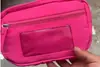 Nova Carteira de Pulso Feminina da Amazon com Alça Acolchoada de Nylon e 3 Zíperes para Acomodar Porta-Cartão de Viagem e Recursos Antifurto