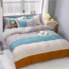 Nuevo engrosado lijado cuatro piezas dormitorio estudiantil tres piezas simple agradable a la piel funda de edredón sábanas ropa de cama al por mayor