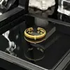 Anillo Popular Francés Cepillado, Diseño Nicho Estilo Antiguo, Anillo de Pigmento Dorado de Lujo Ligero y Alta Gama, Joyería de Mano para Mujer