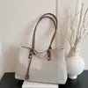 Moda de Verano 2026 Bolso de Gran Capacidad Simple de Alto Valor para Mujer Bolso Casual Retro para Hombro o Axila para Mujer