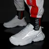 Zapatos casuales de exterior transpirables de caña baja reflectantes con suela gruesa para hombre, zapatillas deportivas de moda estilo coreano para hombre