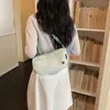Bolso de maquillaje nuevo de un solo hombro cruzado de gran capacidad, versátil y adecuado para ir al trabajo, estilo lindo de lunares dopamina, adecuado para deportes al aire libre