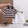Conjunto de Verão para Meninos 2026 Novo Estiloso Infantil de Manga Curta com Gola Redonda Esportivo Duas Peças Moda Infantil Tendência