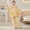 Pijama de franela de dos piezas para niñas para otoño e invierno, ropa de estar cálida de forro polar coral de manga larga, disponible en tiendas físicas