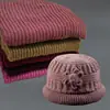 Conjunto de Gorro y Bufanda de Invierno para Mujeres de Mediana Edad y Mayores, Forrado de Felpa, Engrosado, Cálido, Gorro de Lana Tejido, Sombrero Cubo para Mujer a Prueba de Frío