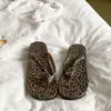 Chanclas retro de lunares con perlas a la moda para uso exterior, sandalias de playa de suela gruesa que aumentan la altura, chanclas que aumentan la altura, zapatillas de casa de moda