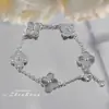Versão de Luxo Pulseira de Trevo de Cinco Folhas em Calcedônia Van Cleef & Arpels com Ouro Rosa, Cristal Rosa, Diamante, Ágata, Trevo da Sorte e Pulseira de Madrepérola para Mulheres