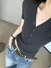 Camiseta Feminina de Malha Canelada com Decote V de Manga Curta Estilo Old Money Ombro Normal Verão 2026 Nova Slim-Fit Emagrecedora Camisa de Meia Manga