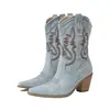 Botas Femininas, Estilo Europeu e Americano, Salto Bloco, Botas Chelsea Versáteis de Bico Fino, Botas Western Cowboy de Cano Médio com Bordado Retro em V