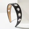Diadema Ancha de Tela Versátil Estilo Hip-Hop de Moda para Mujer, Color Sólido con Acabado de Alta Gama y Ojales Metálicos Accesorio para el Cabello