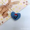Nuevo Broche de Corazón Relleno de Algodón con Flor de Tulipán Bordada Lindo Estilo Dibujo Animado, Accesorios para Ropa, Zapatos y Calcetines, Suministro Directo del Fabricante