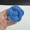 Acessório de Moda de Seda de Alta Qualidade 8cm Flor de Camélia Ultra-Resistente com Broche e Presilha Dupla Utilização
