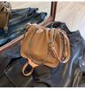 Bolsa Pequena de Mão com Corrente da Moda Feminina Nova Casual Bolsa Saco Plissada 2025 Verão Elegante Casual Bolsa Transversal