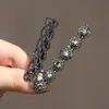 Pinza de Pico de Pato de Hojas de Diamantes Negros Completos Elegante Clip para Flequillo Clip Lateral Tarjeta para el Cabello Rojo de Internet Joyería para la Cabeza Sencilla de Moda Mujeres