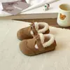 Sapatos Casuais de Lã de Cordeiro Quente Forrados com Fleece para Meninas 2025 Inverno Novo Solado Macio Sapatos de Algodão Duplo Versátil Sapatos Birkenstock Tendência