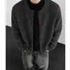 2026 Suéter Cardigan Retro de Cuello Redondo para Hombre Otoño Invierno Holgado Hipster Fresco Sentido de Alta Gama Tejido Perezoso Chaqueta Casual