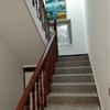 Pasamanos de escalera de madera de caucho de Tailandia, columna de escalera, pedal de escalera de madera maciza, pasamanos de escalera de roble rojo americano