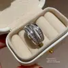 Anillo de apertura geométrica multicapa de circón nicho ins de alta gama anillo de dedo Joker nuevo para el trabajo anillos de dedo al por mayor