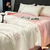 2026 Nuevo Juego de Verano Fresco de Colcha de Seda de Hielo de Cuatro Piezas Sábana de Cama Súper Hermosa con Sensación de Alta Gama Funda Nórdica Juego de Tres Piezas para Cama