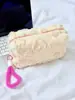 Bolsa de maquillaje de felpa estilo ins muy elegante, linda y cómoda al tacto, bolsa de almacenamiento de gran capacidad para artículos de papelería y planificador