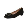 Versión de Cuero Genuino ~ Zapatos Planos Elegantes con Hebilla Cuadrada de Suela Plana para Mujer Commuter Nuevos de Gamuza con Punta Redonda Versátiles Zapatos Pequeños para Aumentar la Altura Interior