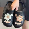 Zuecos cerrados para mujer para uso en casa, pantuflas de verano antideslizantes para baño, de suela suave, ligeros, se pueden usar afuera, pantuflas para hombre