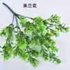 Simulação de plantas Uma variedade de folhas de filme com sensação de mão pequenos cachos de flores decorativas plantas aquáticas de plástico folhas simulação de materiais para parede de plantas