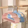 Perchas Gruesas Especiales para Niños con Recubrimiento de Plástico Nube, Antideslizantes, No Marcan, con Hombro Antideslizante, Doble Uso para Ropa Seca y Húmeda, Adecuadas para Bebés y Niños Pequeños