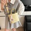 2025 Nuevo Estilo Acolchado Bordado Bolso Tote Tipo Cubo para Mujer, Casual Versátil Simple Color Sólido Un Solo Hombro Bandolera