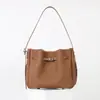 Bolso Cubo de Piel de Vacuno de Primera Capa Estilo Nuevo con Acabado de Alta Gama, Se Puede Usar como Bolso de Hombro, Bolso Cruzado o Bolso de Mano, Gran Capacidad, de Nicho, Versátil, Elegante y Casual
