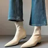 Botines Cortos Estilo Coreano Puntiagudos Aumentadores de Altura para Mujer 2026 Otoño/Invierno Nuevas Llegadas con Felpa Versátiles de Poner Tacón Bajo Suela Suave Botines Adelgazantes