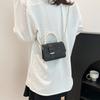 Bolso de Mano de Perlas de Moda para Mujer Bolso Bandolera de Cadena Estilo Occidental Combinable Bolso Cuadrado Pequeño Texturizado Comercio Exterior