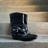 Botas Punk Infantis Outono e Inverno Botas de Calça com Toque de Luxo Inverno 2025 Novas Botas de Cano Curto Apontadas com Rebite Plissadas Salto Alto Salto Grosso