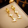 Pendientes Colgantes Largos de Acero Inoxidable con Colgante de Mariposa en Concha Blanca Chapados en Oro Versátiles Moda Europea y Americana Transfronteriza