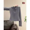 Camiseta Gris de Manga Larga con Cuello Henley para Mujer, Top Básico Delgado de Otoño, Camiseta Base Adelgazante de Color Sólido para Chicas con Estilo
