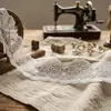 Encaje bordado de malla de flor de cinco pétalos calada con bordes ondulados en la parte superior e inferior, adecuado para ropa de mujer, ropa de niños y tela para cortinas