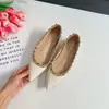 Zapatos de salón para mujer, nueva colección primavera/otoño 2026, punta fina, con tachuelas, con plataforma interior, de charol estilo francés, modernos y versátiles, tacones altos de punta baja