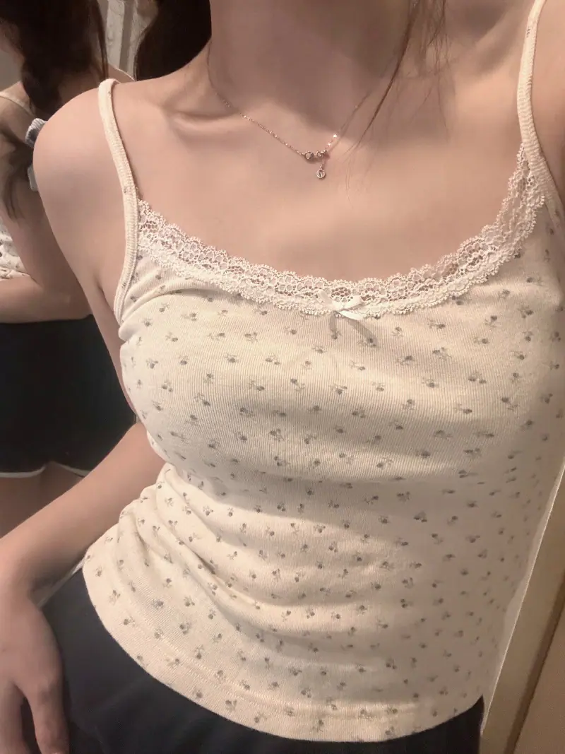 复制_u领碎花短袖正肩短款上衣女夏季2024年.jpg