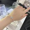 Pulsera de Girasol con Diamantes Brillantes Plateados para Transmisión en Vivo de TikTok Moda para Mujer Diseño de Lujo Ligero Estilo ins Pulsera de Nicho