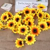 Cabeza de Girasol de 7 cm Tela de Seda Crisantemo Flores Artificiales Flores Falsas Hecho a Mano DIY Sombrero de Paja Ropa Mochila Accesorios Al Por Mayor