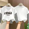 Camiseta de manga longa respirável de algodão puro para meninos, camada base para primavera e outono, novo visual estiloso de duas peças, top estampado versátil