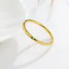 Anillo Sencillo de Lujo Ligero Más Vendido Transfronterizo con Incrustación de Diamante, Acero Inoxidable Electroplateado al Vacío, Anillo Personalizado de Estilo Nicho, Venta al Por Mayor Directa de Fábrica