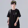 Camiseta de Verão Manga Curta para Meninos 2026 Novo Estilo Camiseta de Verão Manga Meia Manga para Crianças Maiores Top com Sensação de Gelo para Meninos Camiseta Tendência Atacado
