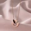 Collar de perlas de acero de titanio para mujer, diseño de nicho, sentido del diseño, cadena de clavícula de oro de 18k, simple, trémulo, con joyería de moda que combina con todo